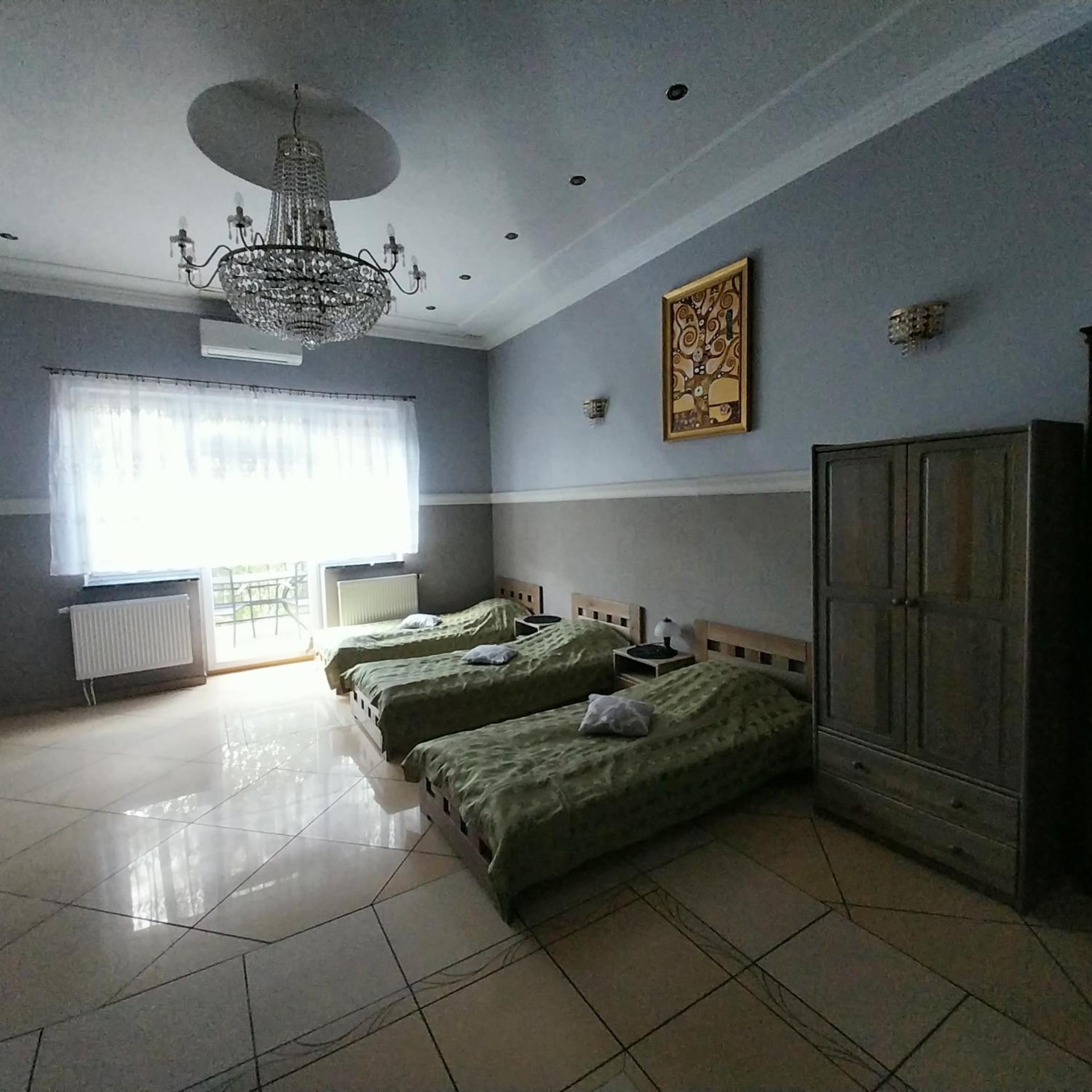 Apartament z balkonem i widokiem na okolicę