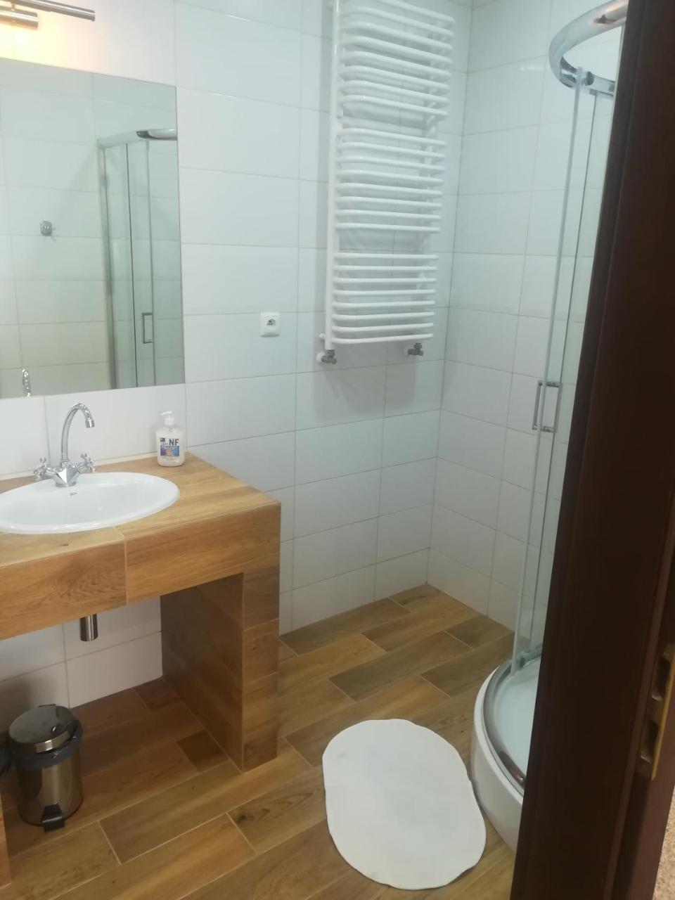 Pokój Trzyosobowy typu Comfort z prysznicem